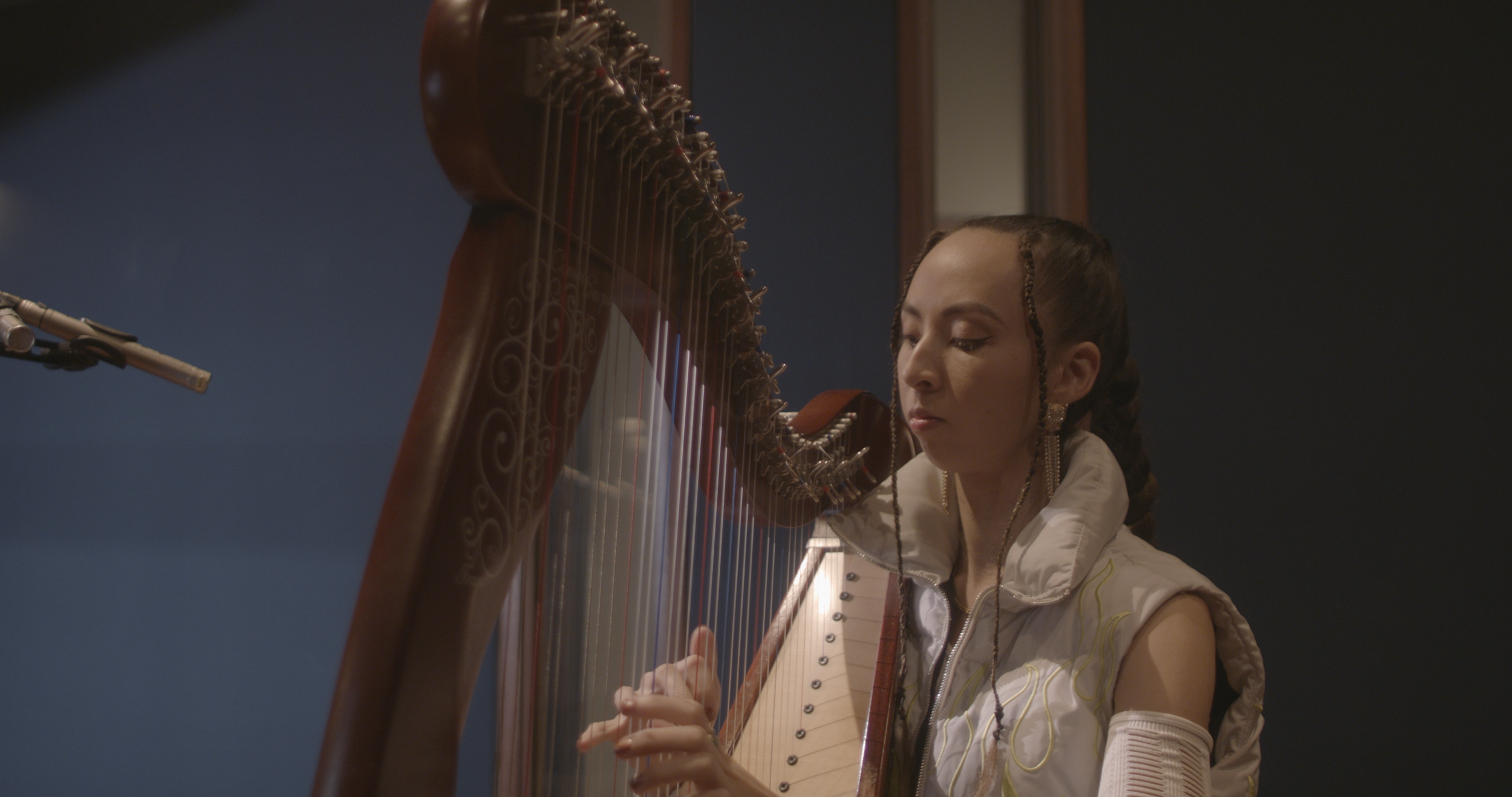 Thessa Carina Still 8